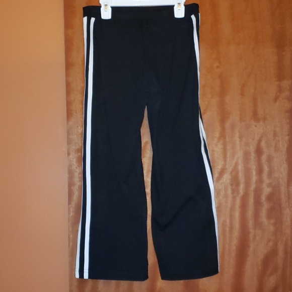 🔷️$8/ea OR 3/$20🔷️EXERCISE CAPRIS - Picture 3 of 4